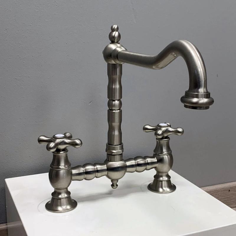 PB Nosztalgikus Hídkonyhai Csaptelep Rozsdamentes Acél Derékszögű Kifolyóval Csillag Gombokkal PBN.RVS.H.ST