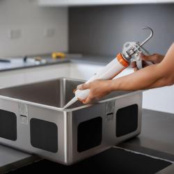 Zuurvrije siliconenlijm voor de montage van roestvrijstalen onderbouwspoelbakken