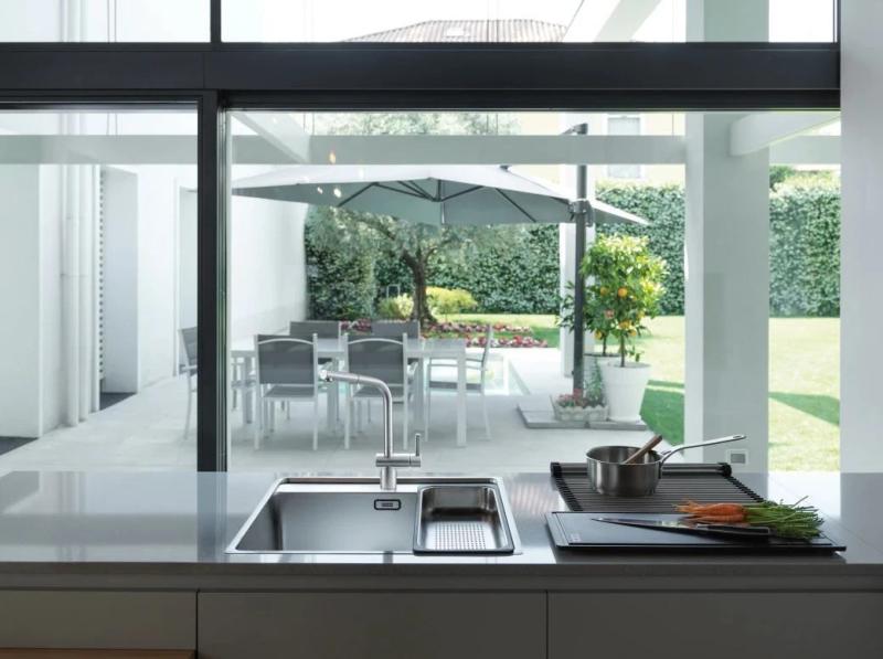 Franke rozsdamentes acél, csiszolt konyhai csaptelep, kihúzható Atlas Neo kifolyócső inox 115.0521.438