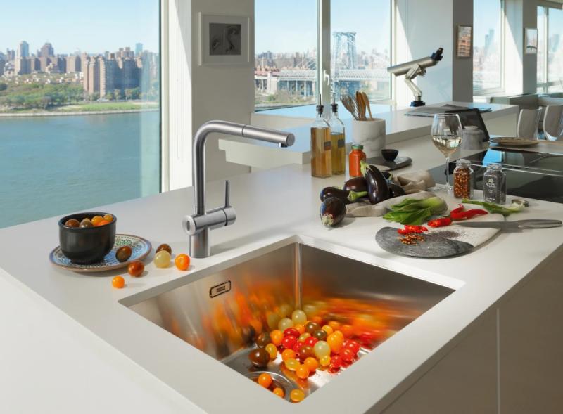 Franke szálcsiszolt rozsdamentes acél szenzoros konyhai csaptelep Atlas Neo kihúzható kifolyóval inox 115.0625.523