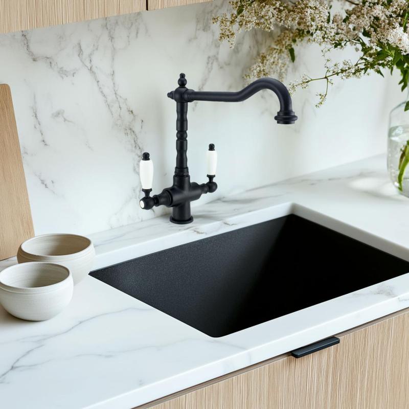 PB Nosztalgikus klasszikus vidéki konyhai csaptelep matt fekete fehér fogantyúkkal 1208953912