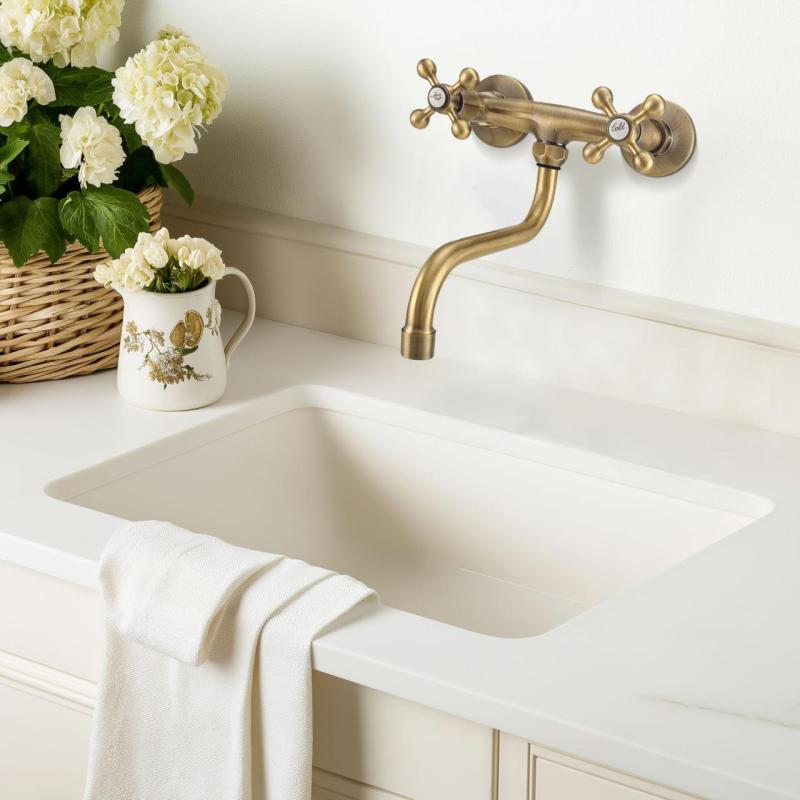 AquaTrimo Vivaldi klasszikus konyhai fali csaptelep bronz 21VV7068BN