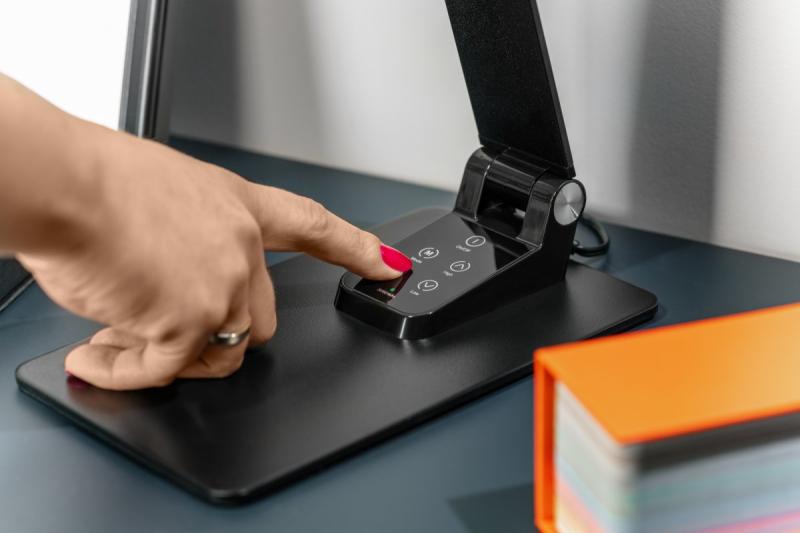 Decor Bureaulamp Loneos 12W 700lm AC220-240V 3-CCT 5-fokozatú tompítás RA>80 USB fekete 1208962502