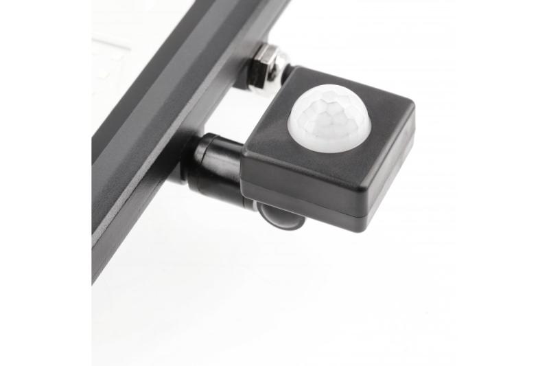 LED-es árnyékolótávcső iNEXT mozgásérzékelővel 30 W 2400 lm, PF>0,9, RA>80, IP65, 120°, 6400 K, fekete test 1208962860