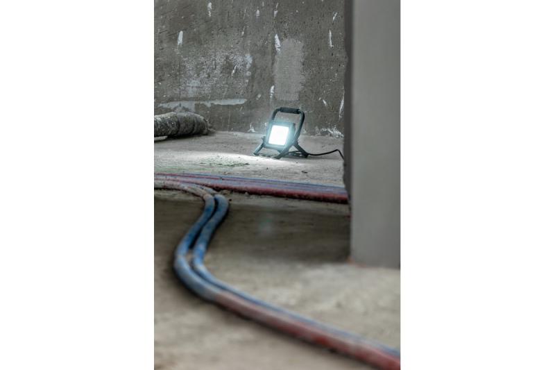 LED reflektor iNEXT (hordozható) 30W 2400lm, PF>0,9, RA>80, IP65, 120°, 6400K, fekete ház 1208962861