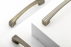 Zamak fogantyú VASTO C=128 mm antik csiszolt sárgaréz 1208966227