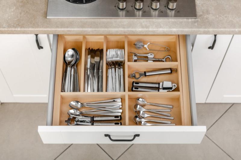 Decor Cutle Evőeszköztartó Konyhai Állítható Betét 600-1000mm-es Szekrényekhez 1208966291