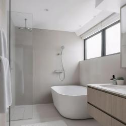 Waterevolution Flow zuhanytermosztát kerek rozsdamentes acél zuhanyszettel T140TNRIE