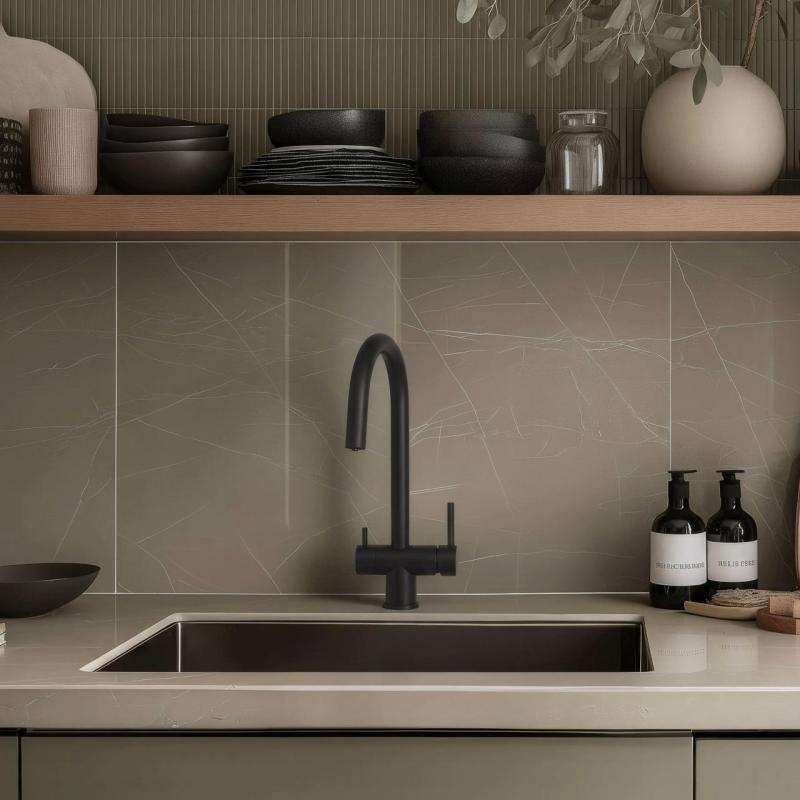 Quadri Leichester Keukenmengkraan Zwart 3-weg met een extra aansluiting voor gefilterd water 1208967671Quadri Leichester Fekete 3-utas Konyhai Csaptelep további csatlakozással szűrt vízhez