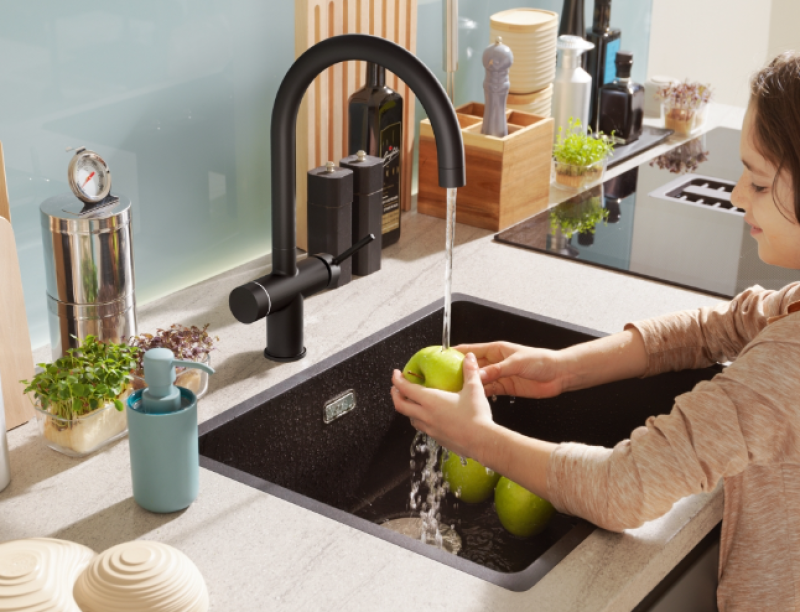 Franke Maris water hub 7L boiler 3-1 Touch elektronikus forróvizes csaptelep matt fekete 160.0713.604