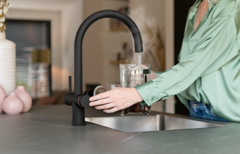 Franke Maris water hub 7L boiler 3-1 Touch elektronikus forróvizes csaptelep matt fekete 160.0713.604