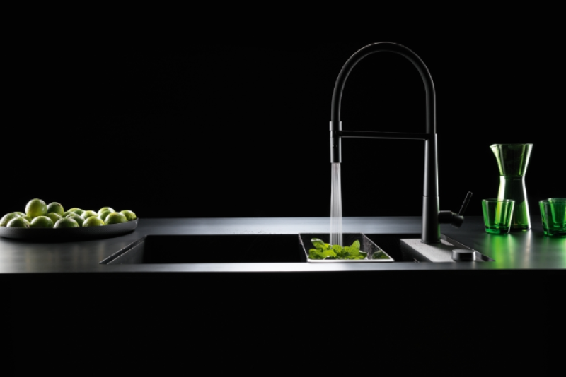 Franke Icon Egykaros Konyhai Keverőcsap Flexibilis Kézizuhannyal, Fekete 115.0690.598