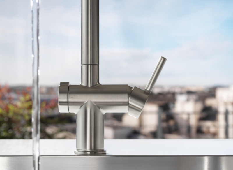 Franke Active Twist Egykaros Keverőcsaptelep Rozsdamentes Acél Megjelenésű Kihúzható Kifolyóval és Integrált Lefolyóvezérléssel 115.0653.505