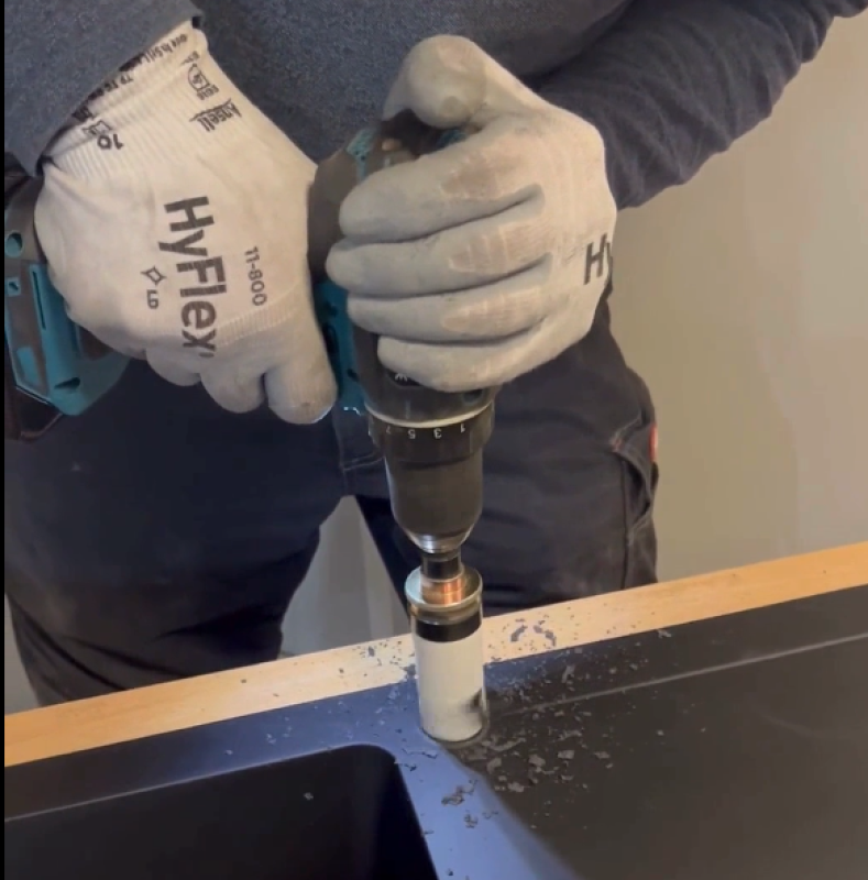 Hoegert 14 darabos szénacél lyukfűrész készlet.