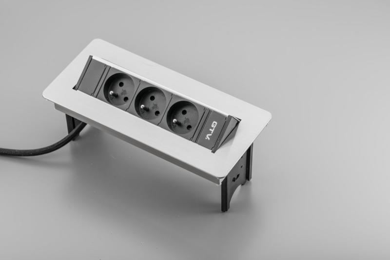 Asztali hosszabbító kábel kazetta nélkül, 3-szoros földelt aljzat, 1,5 m-es tápkábel dugóval, rozsdamentes acél.