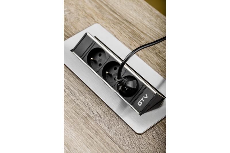 Asztali hosszabbító kábel kazetta nélkül, 3-szoros földelt aljzat, 1,5 m-es tápkábel dugóval, rozsdamentes acél.