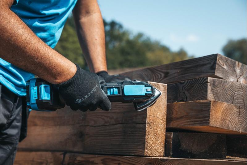 HÖGERT krachtige snoerloze multifunctionele gereedschap, 18V, zonder accu vertaalt naar het Hongaars als: HÖGERT erős vezeték nélküli multifunkciós szerszám, 18V, akkumulátor nélkül.