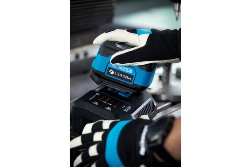 HÖGERT gyorstöltő 6A 18V akkumulátorhoz.