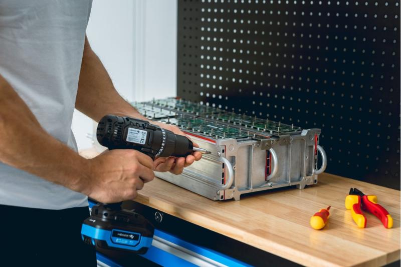 HÖGERT accu-boor 18V, set met accu, oplader, bithouder, boorhouder