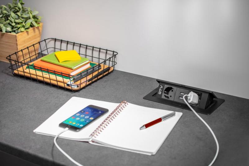 Asztali hosszabbító kábel SOFT 2x schuko aljzat, USB 2.1A, hálózati kábel dugóval, fekete