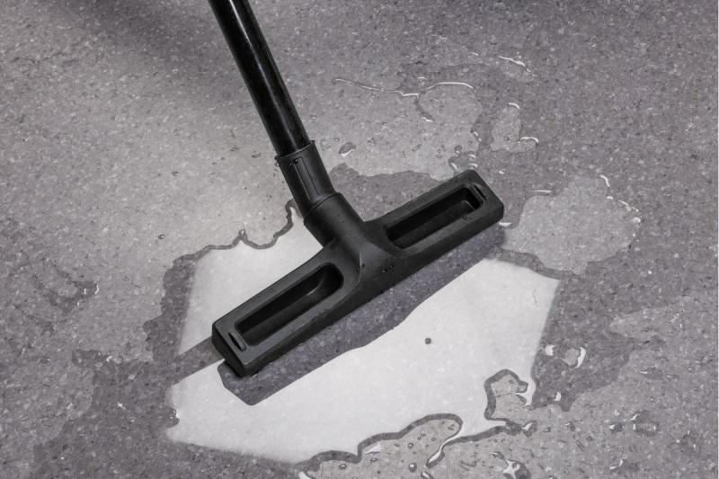 20 l-es nedves és száraz univerzális porszívó