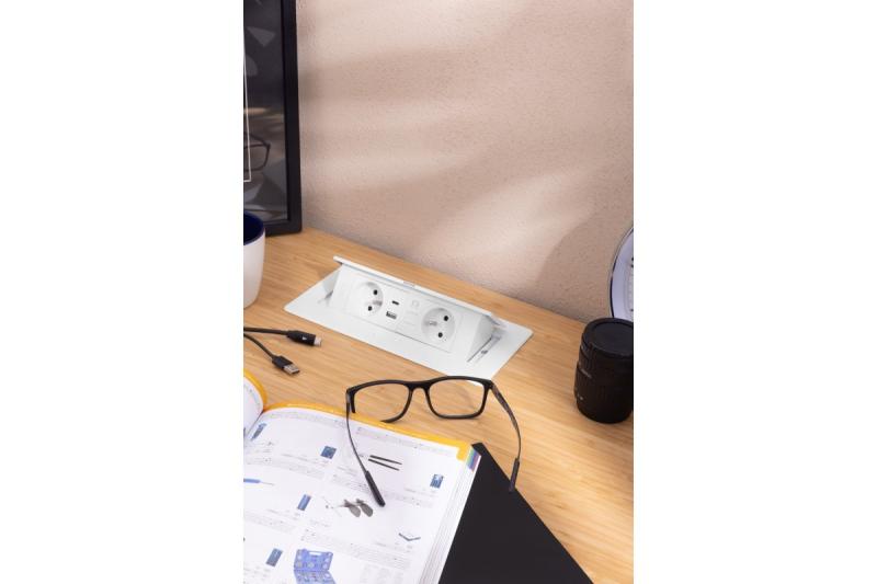 MULTISOFT Bútorcsatlakozó 2x Földelt Dugalj, USB A+C, RJ45, Hálózati Kábel Csatlakozóval, Fehér