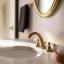 Fémek keverése: a fürdőszobai felületek kombinálásának művészete
